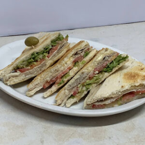 Tostado de jamon crudo (opcional pande miga, arabe, frances)